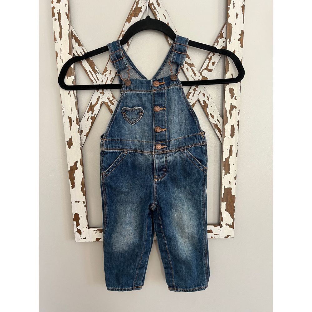 Oshkosh B'Gosh Denim‎ Overalls Heart Valentine's Day Size 18 months.